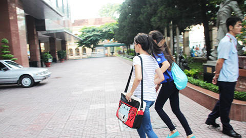 Nhiều thí sinh đến muộn do nhầm môn toán thành văn